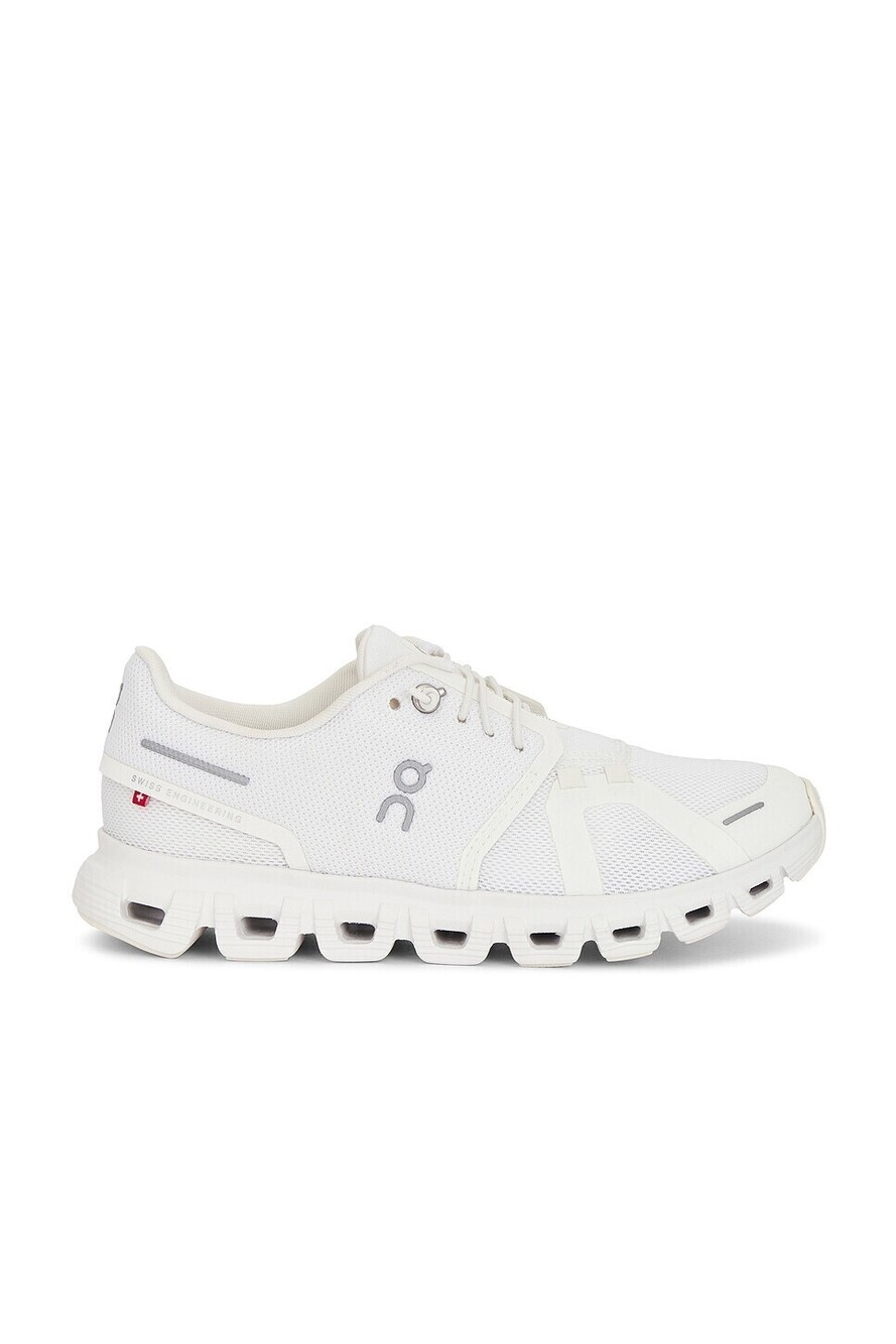 New On Cloud 6 Sneaker in White mesh lace-up